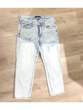 Aeropostale Mid Rise Ankle Straight Distressed Jeans – Light Wash